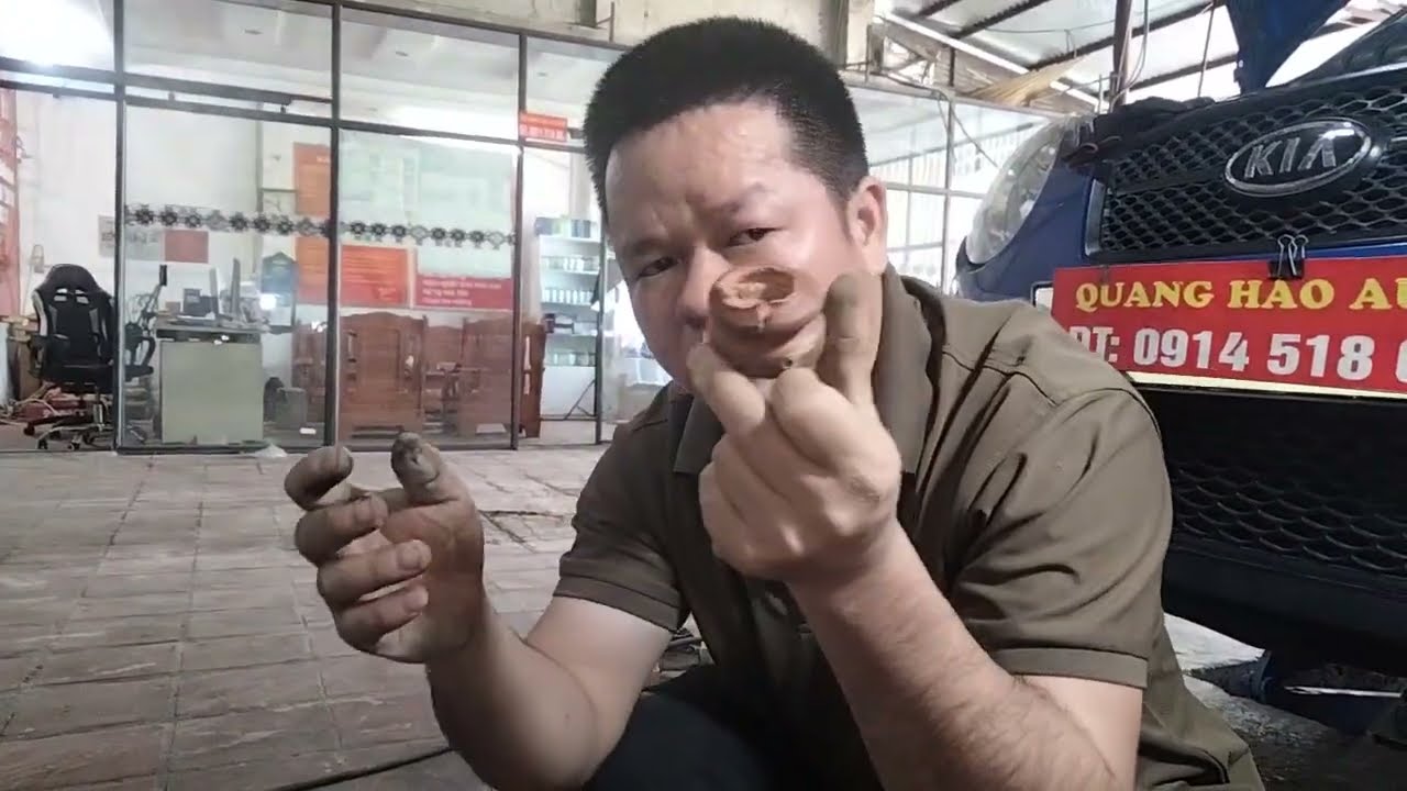 KHI BÁT BÈO VÀ TĂM BÔNG CHỤP BỤI GIẢM XÓC HỎNG CẦN THAY THẾ SỚM