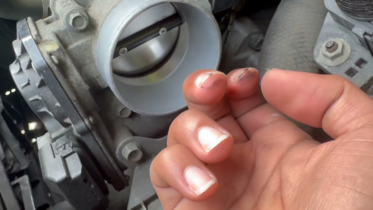 2014 Mazda CX5 throttle body removal & cleaning part 1 (checking if dirty)  fix hesitation issue