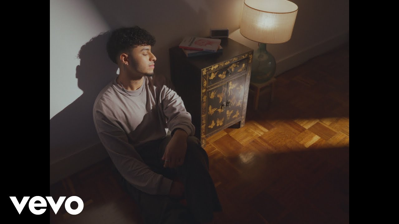 Kenneth - Mi Morena (visualizer)