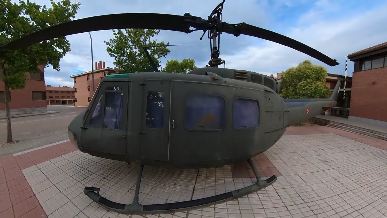 UH-1 WALK AROUND