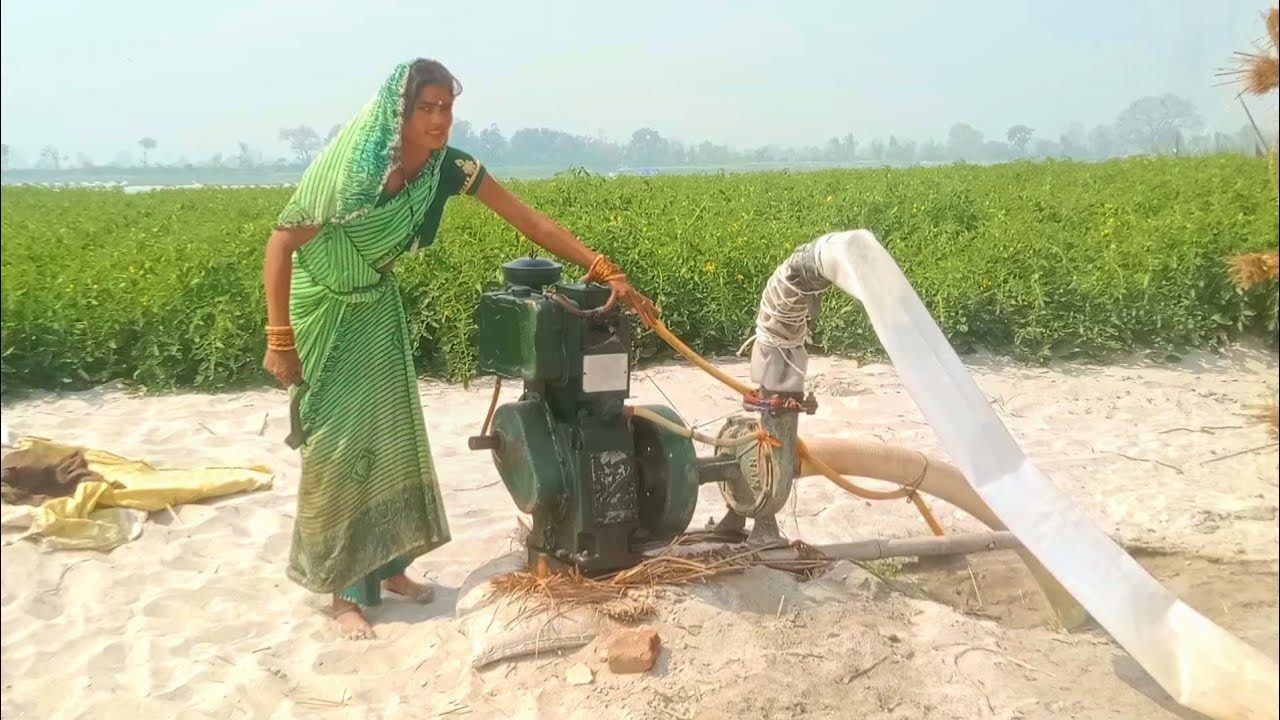 5 inch plastic pipe 8hp ke new water pump set duwara sichai karti mahila kisan desi best Tarika