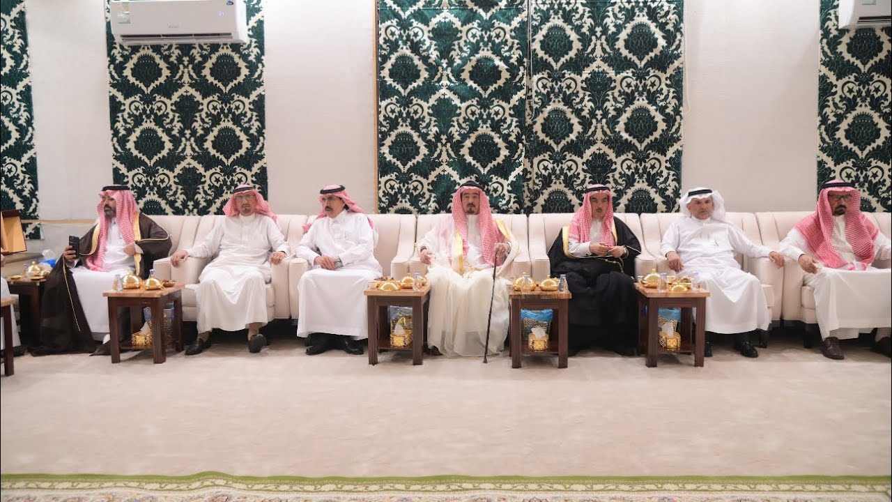 رجل الاعمال الشيخ علي بن طالع ال الشيخ القحطاني يقيم مأدبة عشاء على شرف الشيخ : علي بن حسين بن قماش