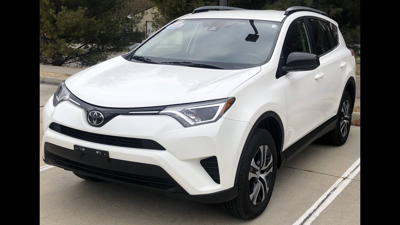2017 Toyota RAV4 LE AWD - 35k (White)