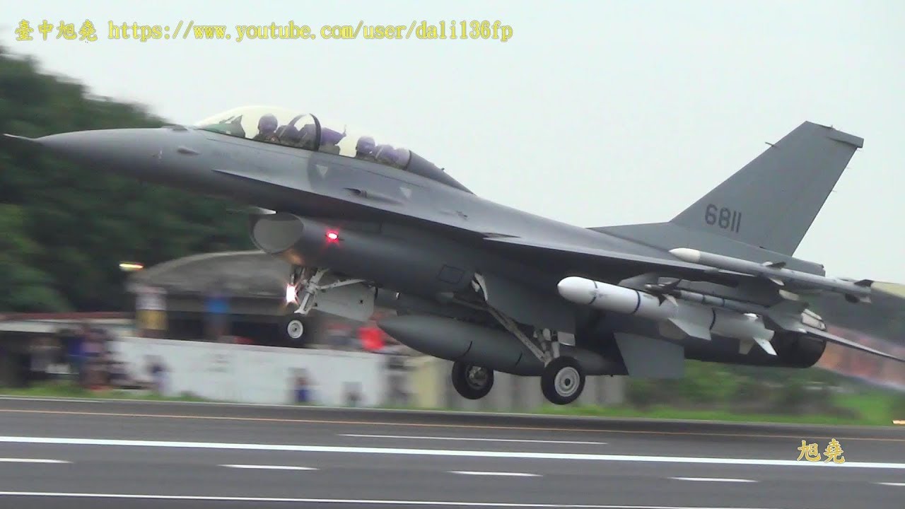 漢光35號演習 F-16V戰機起降國道彰化戰備跑道.