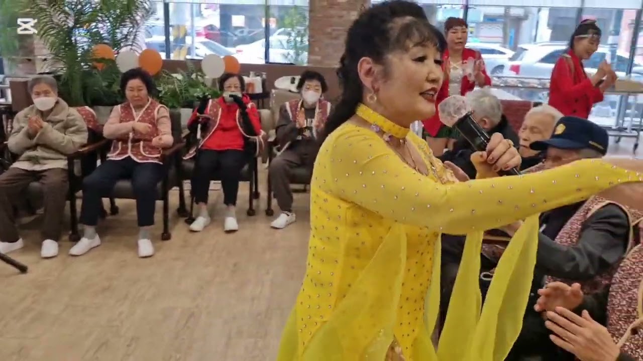 #달타령김부자#가수이명희  커어링 주간보호센터  봉사중한컷 빛사랑문화예술단  총무단장님    