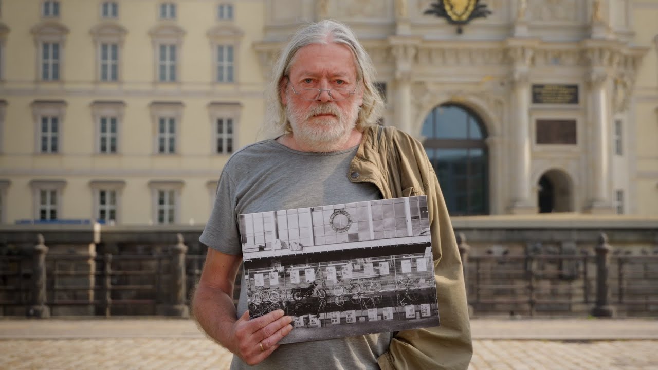 POINTS OF VIEW — Harald Hauswald — Palast der Republik