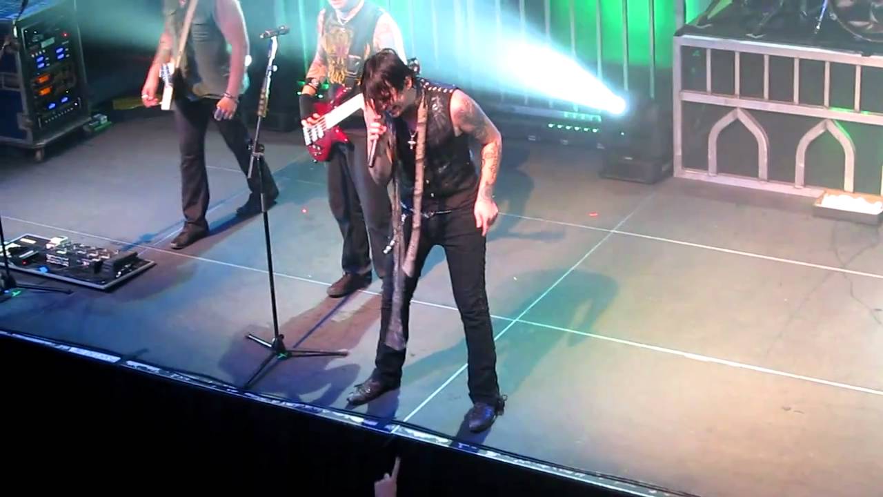 "Get Stoned" in HD - Hinder 12/8/10 Baltimore, MD