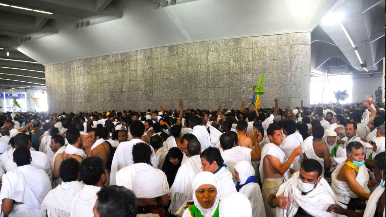 Hajj 2025 : First Day of Rami Pilgrims Stone the Big Jamrah