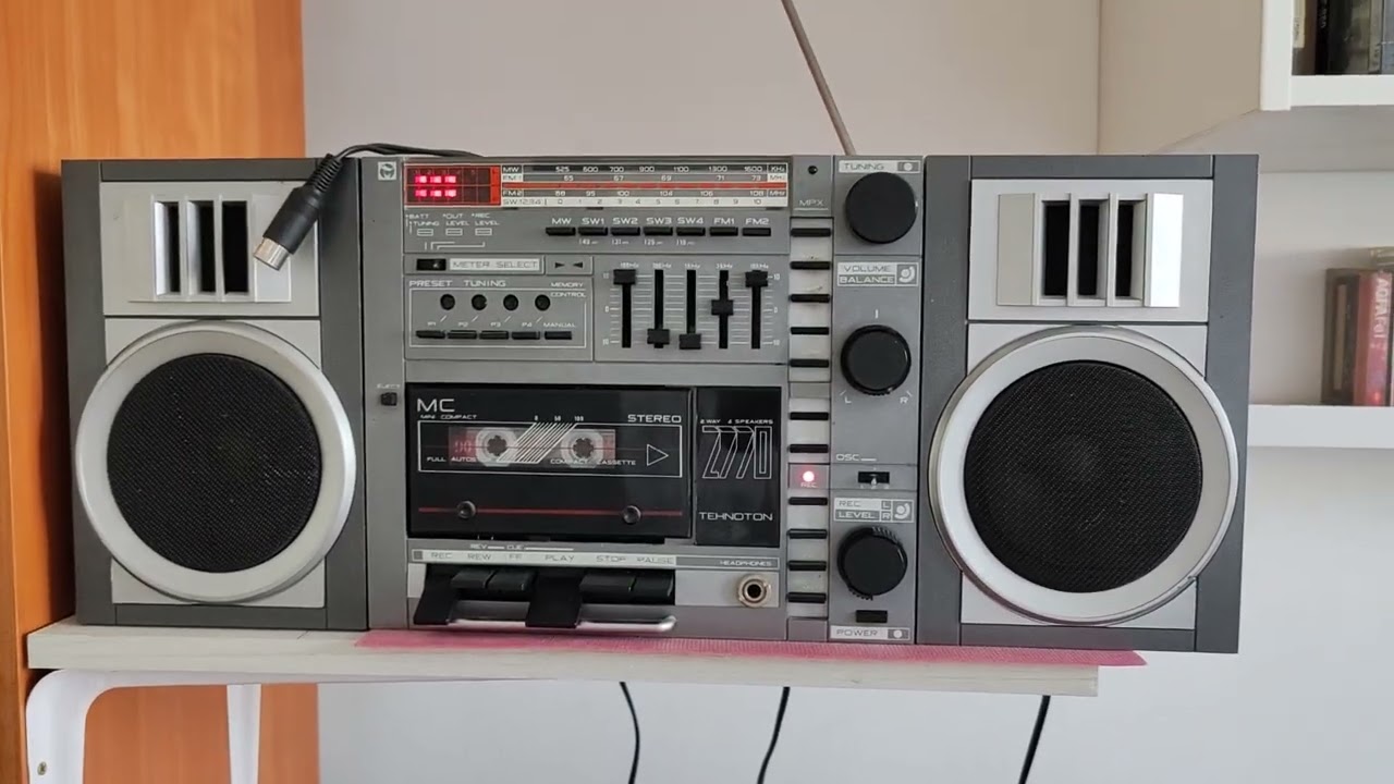 tehnoton RC 2770 pus pe înregistrare muzica disco