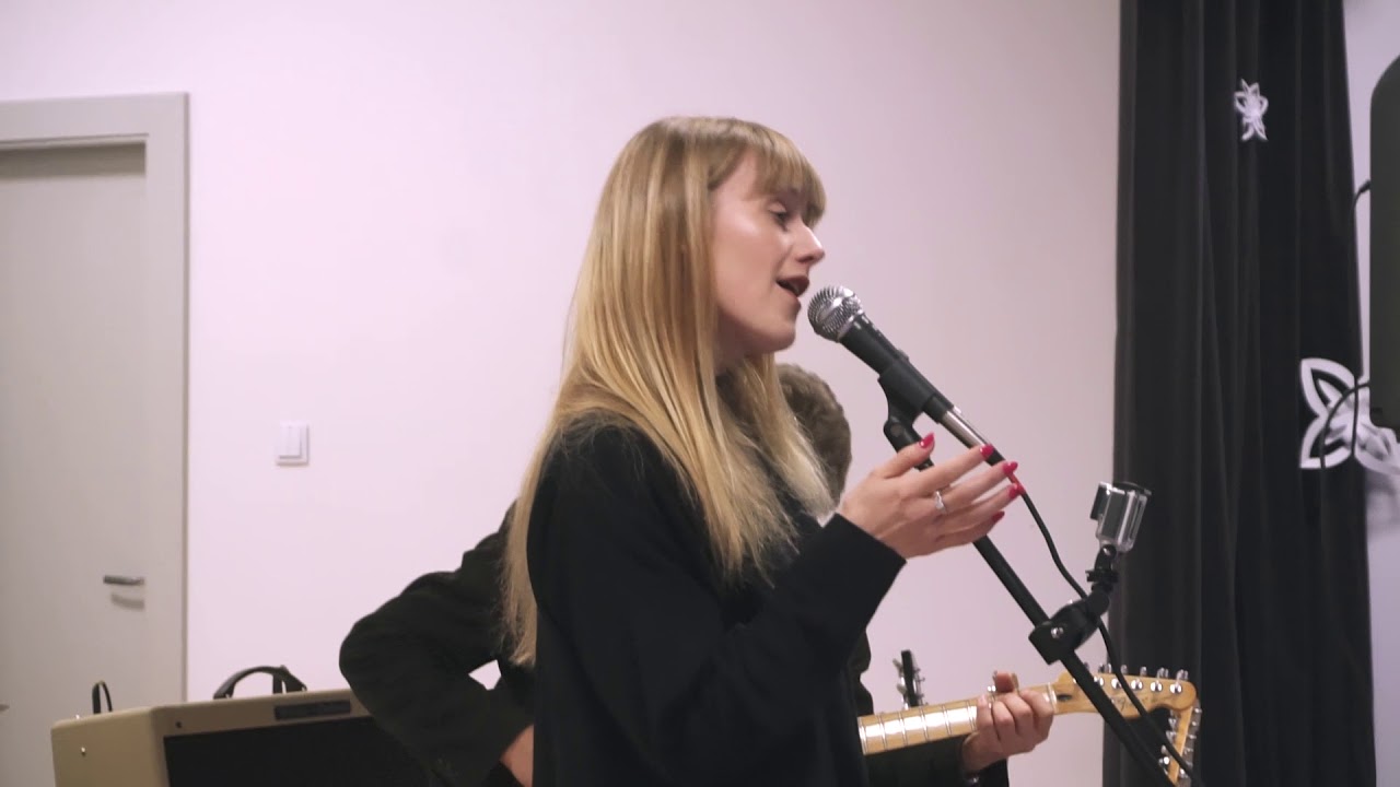 Zesp&oacute;ł Mus Trio i Sara Kicińska - W tę noc