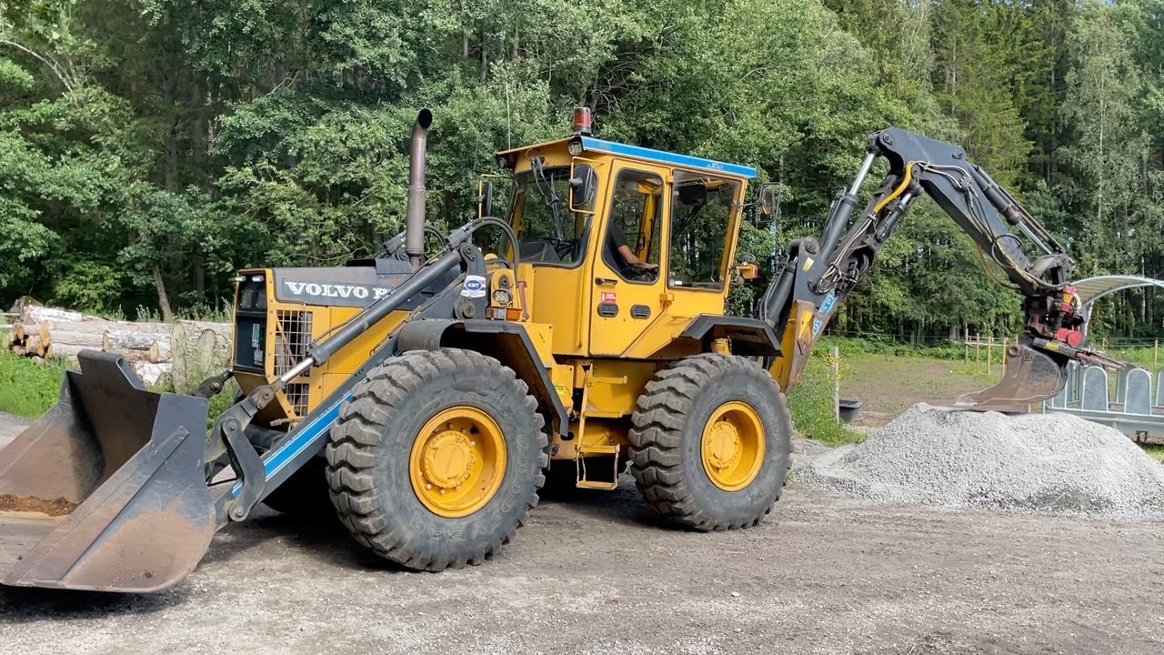 Köp Traktorgrävare Volvo BM 6300 på Klaravik