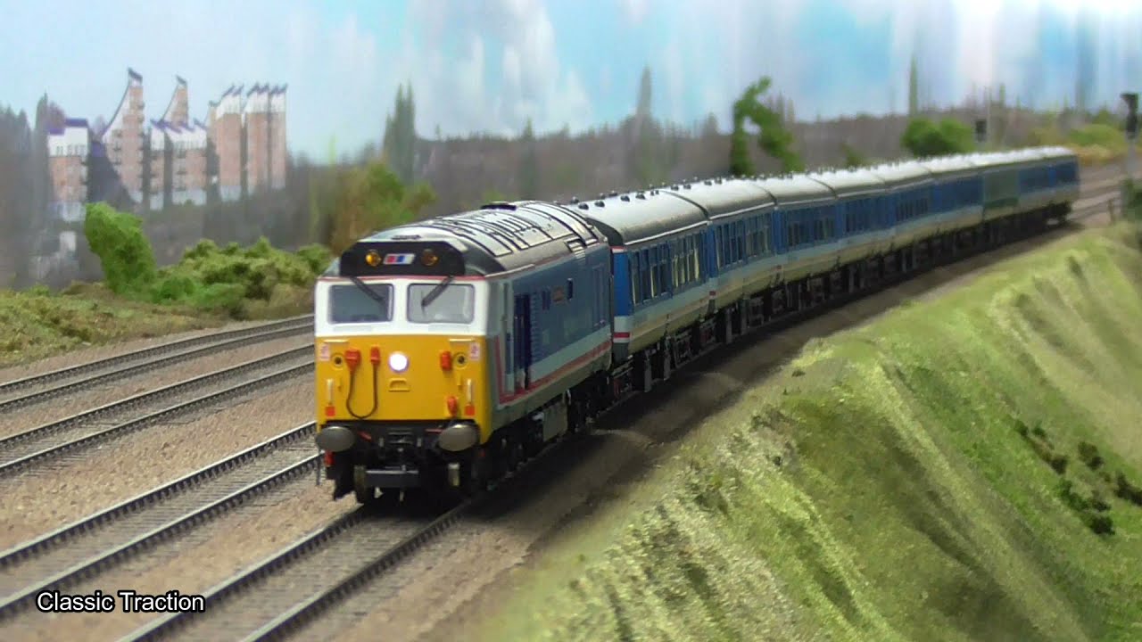 'READING STATION' MODEL RAILWAY - 160 FEET LONG AN AMAZING 2.3 SCALE MILES!!