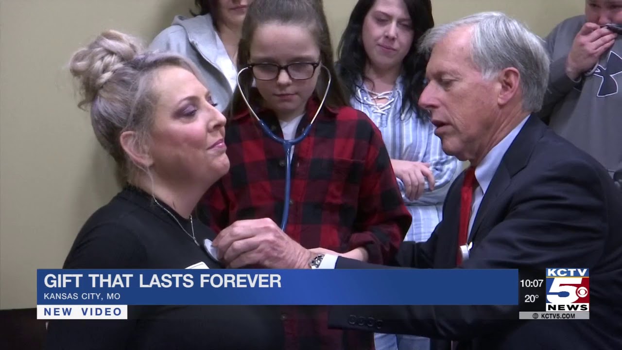 KCTV: Double Heart Transplant Patient and Donor Family Meet for the Ultimate Christmas Gif