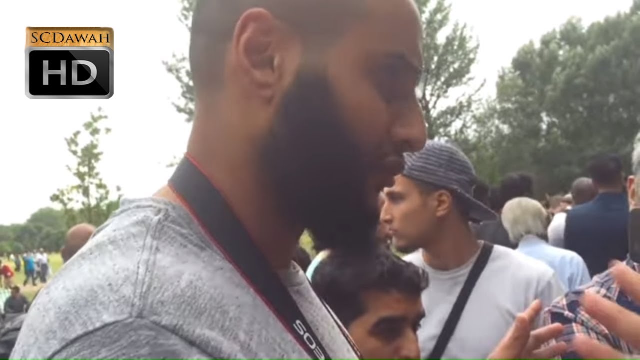 Flat Earth!? ! Mohammed Hijab Vs Christian| Old Is Gold  | Speakers Corner | Hyde Park