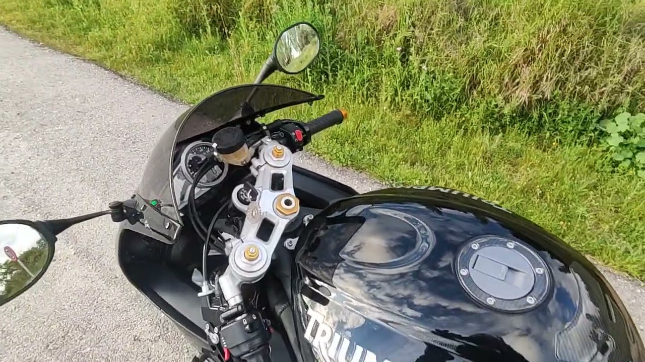 Triumph Daytona 675 Triple Exhaust Sound