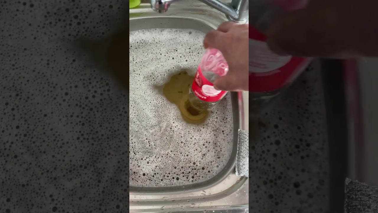 D&eacute;boucher un &eacute;vier : une bouteille