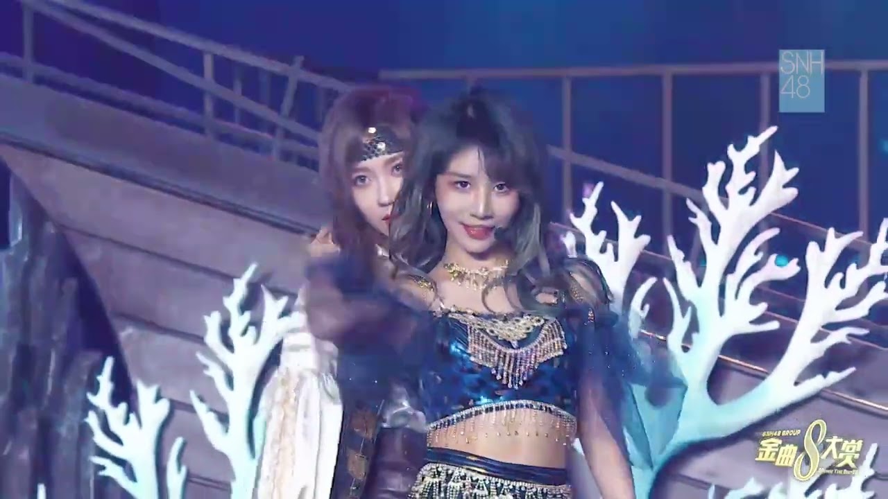 SNH48 GROUP 第八届金曲大赏 郑丹妮&陈珂《Look Out》舞台