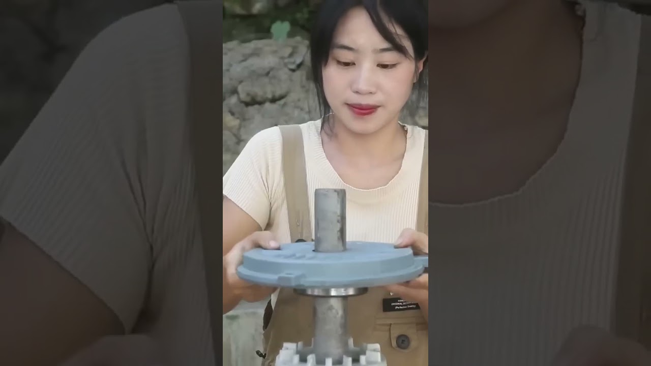 Genius girl helps neighbor repair motor damaged by water# ｜林果儿