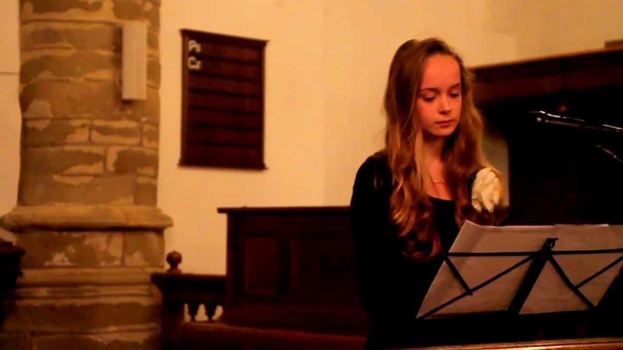 Tenira zingt Vrede zij U