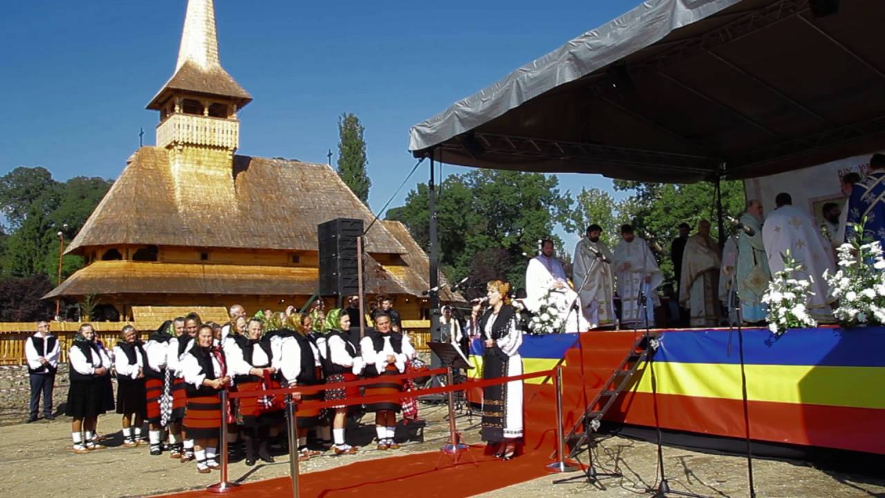 Mirela Mănescu la Târnosirea Bisericii 