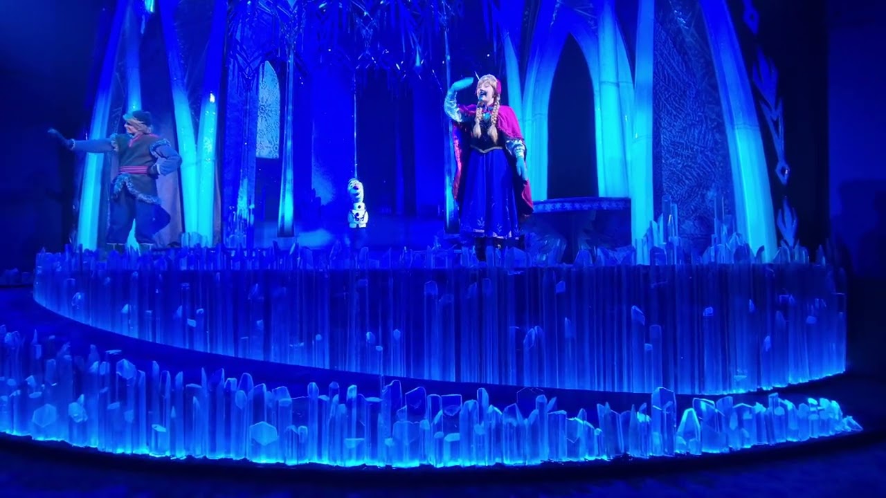 La Reine Des Neiges Une Invitation Musicale Frozen A Musical Invitation Walt Disney Studios Paris