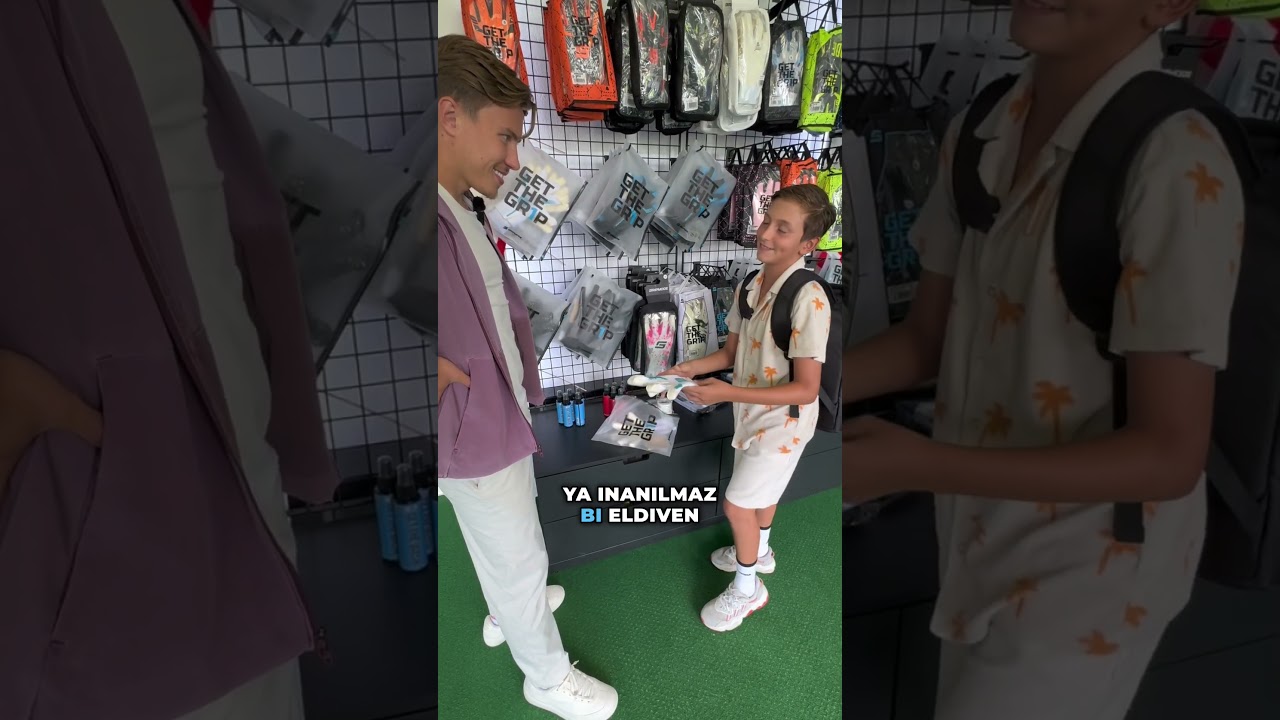 Ensar in the Gripmode Store😅🧤 #gripmode #football