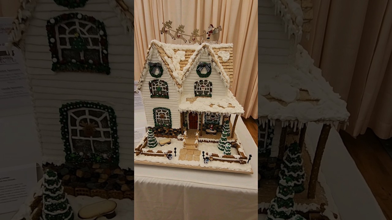 AMAZING GINGERBREAD HOUSES