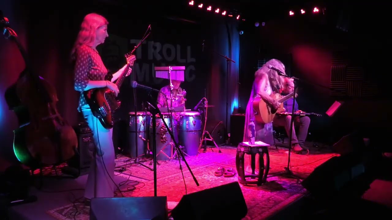 Best Get It Right  💟- Live concert at Troll Music! 