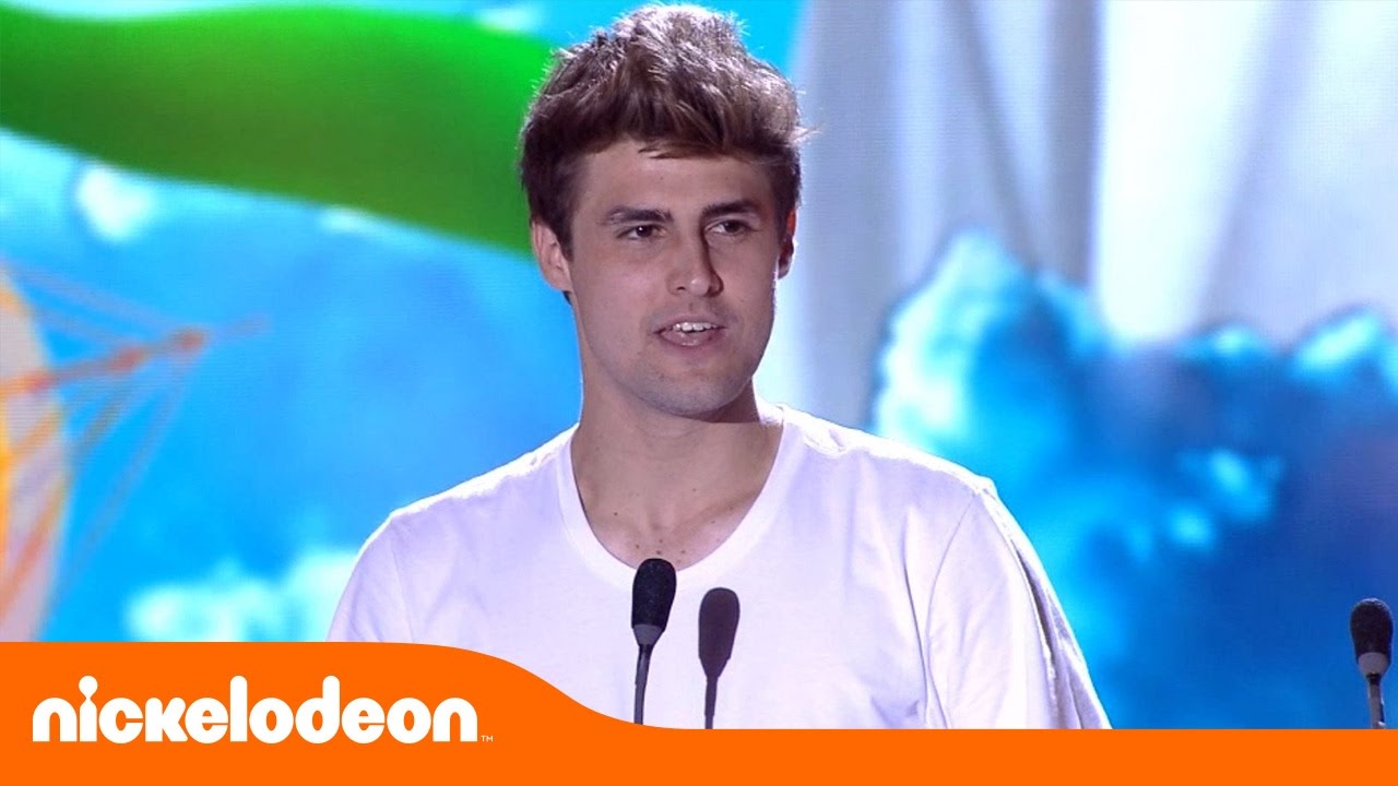 Meus Pr&ecirc;mios Nick 2016 | Rezende Evil recebe Zeppy de Canal de Games Favorito