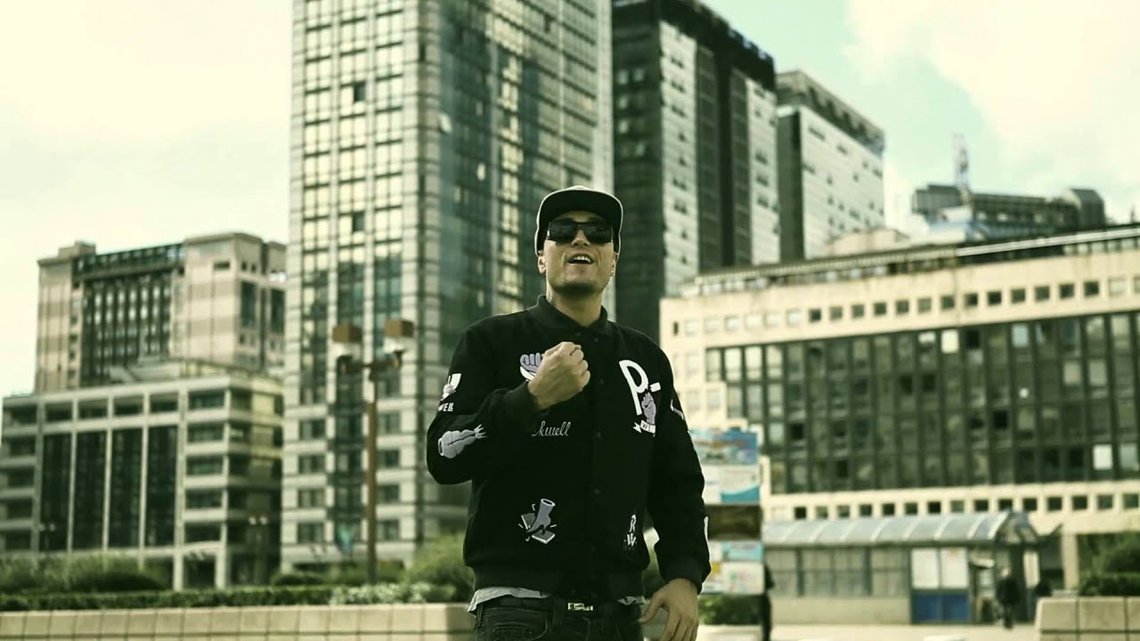 Claudia Megrè feat. Guè Pequeno - Chi non si arrende