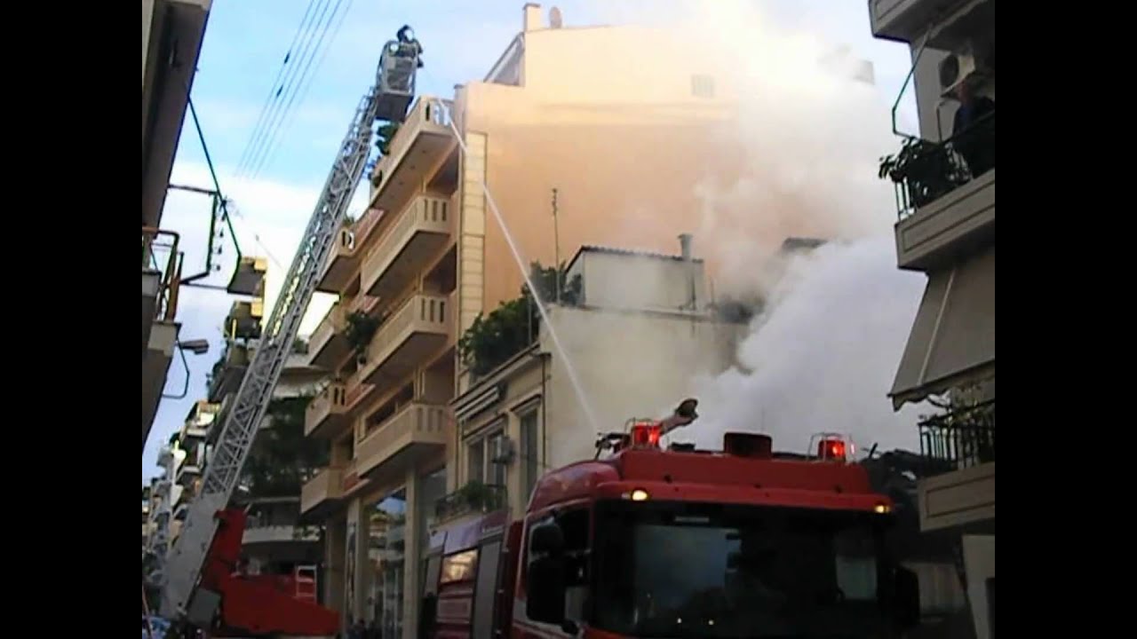 12/17/10 Φωτιά σε ακατοίκητο Πάτρα-Vacant house fire-Unbewohnthausbrand