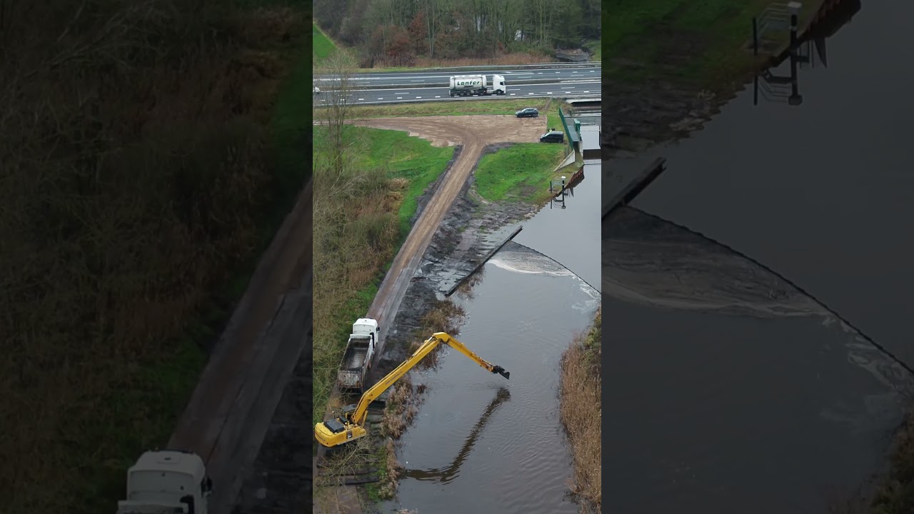 Baggeren in de Kleine Dommel in Geldrop #waterschapdedommel #baggeren #hoogwater