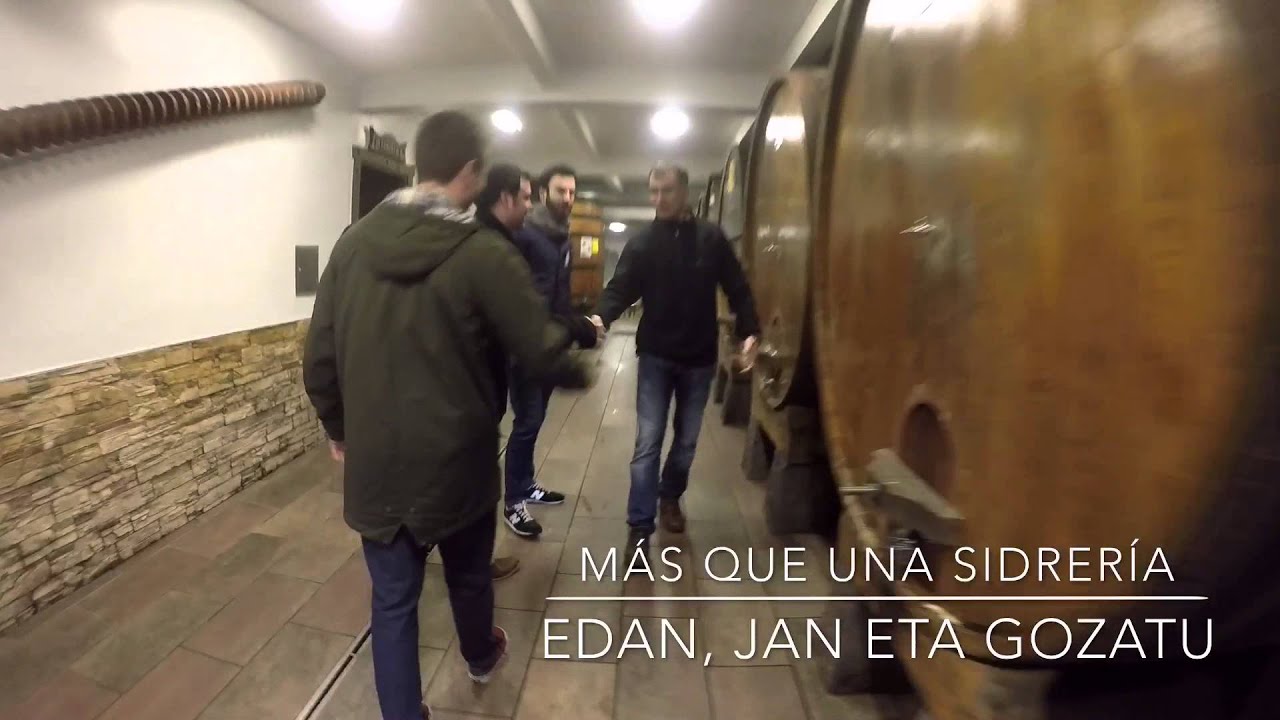 M&Aacute;S QUE UNA SIDRER&Iacute;A / SAGARDOTEGIAZ HARATAGO - Barkaiztegi