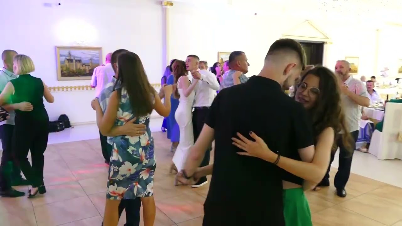 ХЛОПЦІ РИБОЛОВЦІ,  З КОЗАЦЬКОГО РОДУ - УКРАЇНСЬКА ВЕСІЛЬНА ПІСНЯ. ГУРТ РОСА