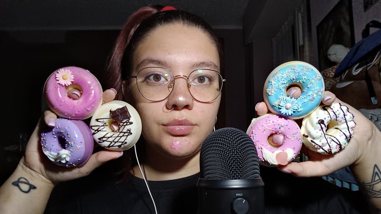 100% BRIVIDI con LE NUOVE CIAMBELLE SQUISHY (Scratching, Tapping & more) 😴💜 | ASMR ITA
