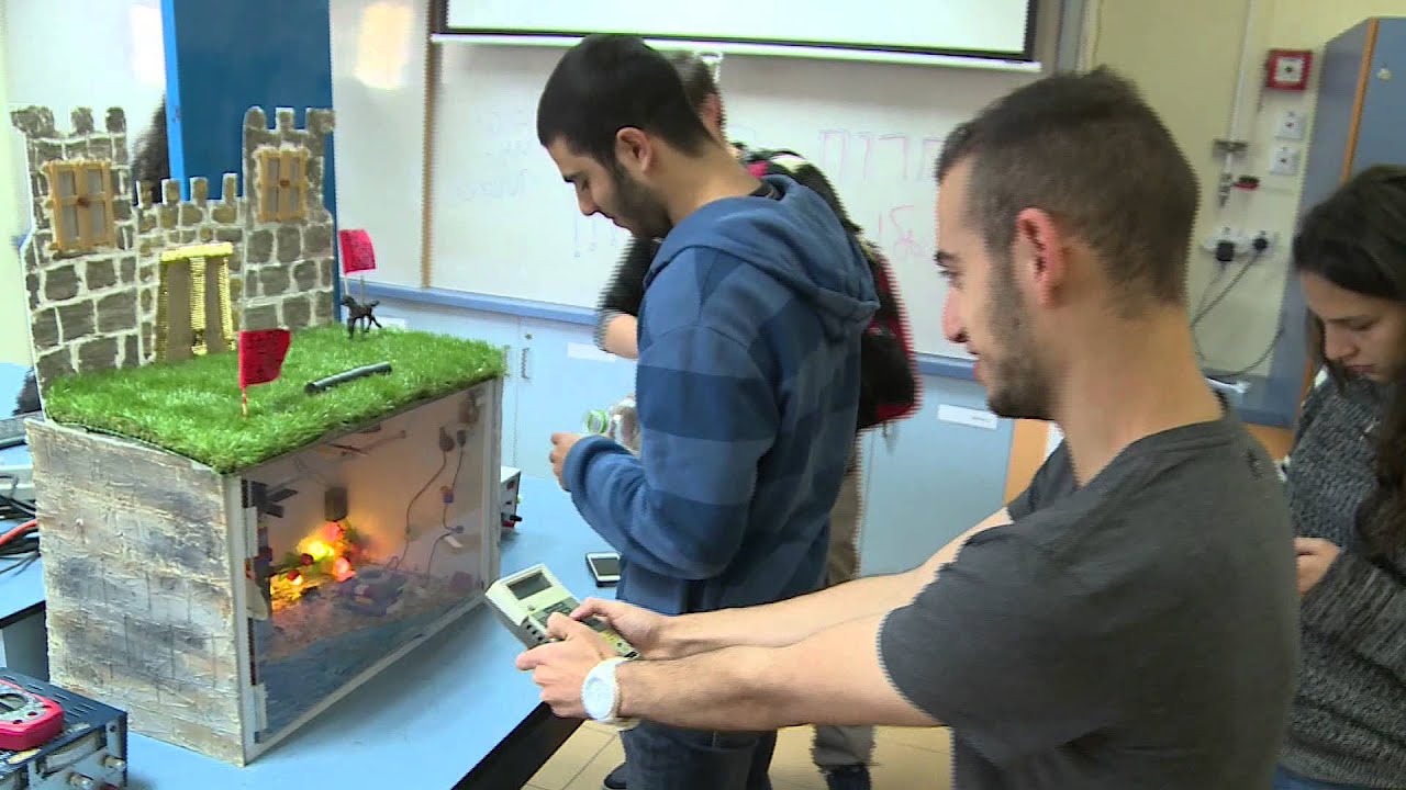 Making Science Cool: The Weizmann Institute’s International Safe-Cracking Tournament