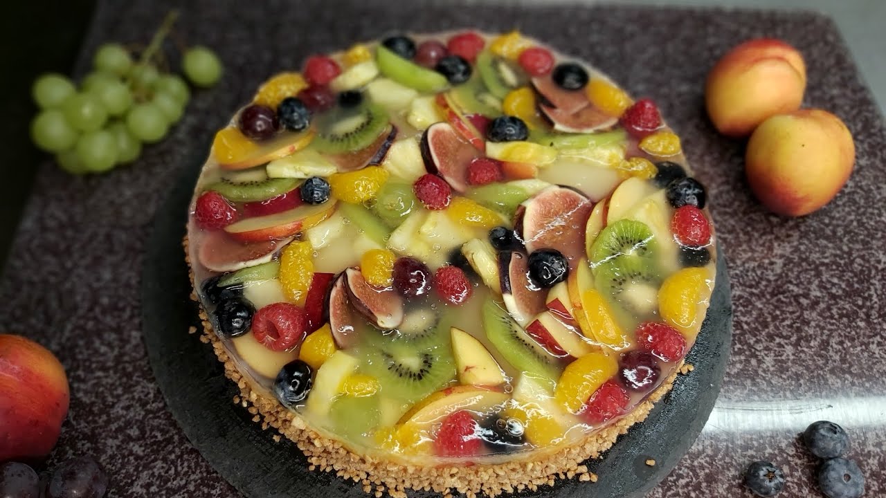Obstkuchen mit frischen Fr&uuml;chten