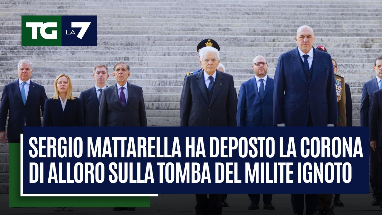 Sergio #Mattarella ha deposto la corona di alloro sulla tomba del Milite Ignoto