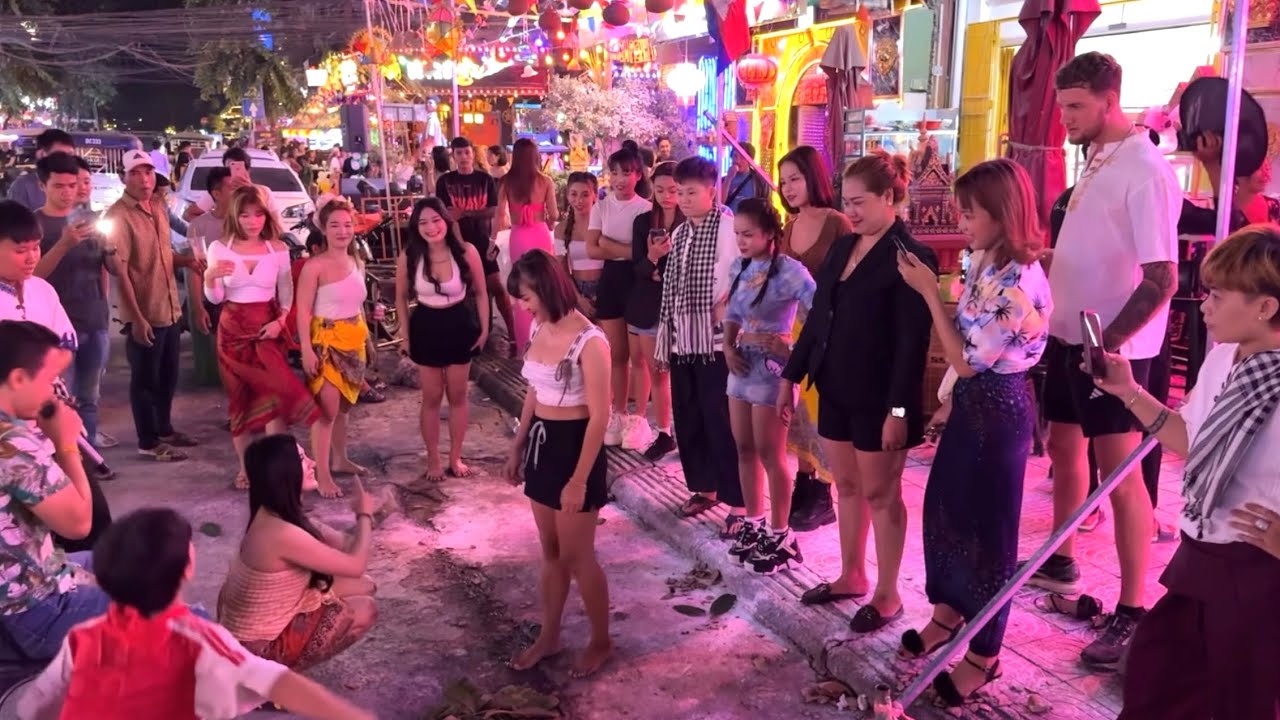 Phnom Penh Red Light District 136 - Cambodia Nightlife 4K