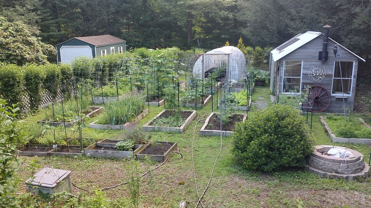 Exploring my family's Homestead in Connecticut in the Northern United States.