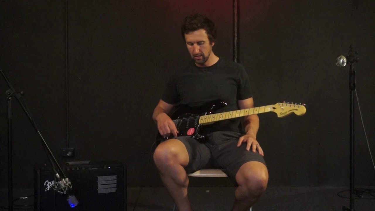 FENDER SQUIER VINTAGE MODIFIED STRATOCASTER 70S MN BLK - QUICK REVIEW