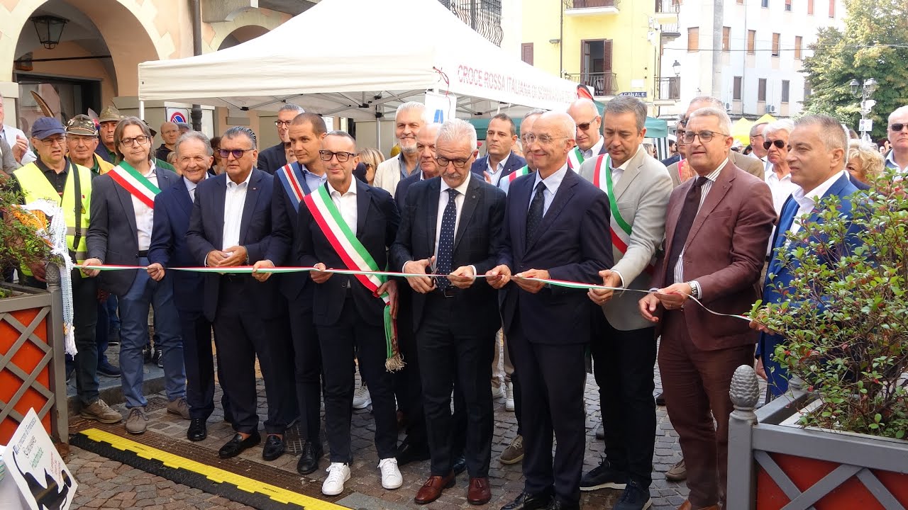Amél l'Amèl, Sommariva del Bosco, Banda, Autorità, Taglio Nastro
