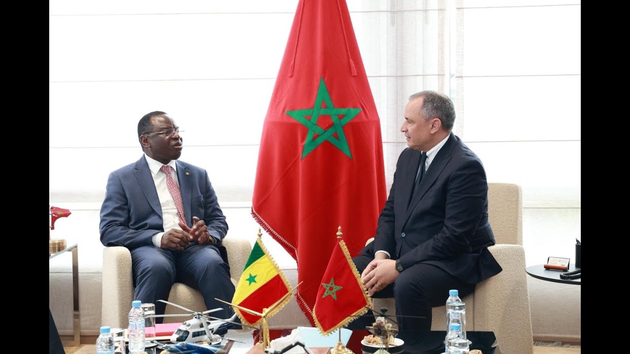 استقبل السيد رياض مزُّور، وزير الصناعة والتجارة نظيره السيد وزير الصناعة والتجارة بجمهورية السنغال