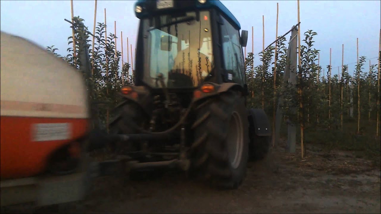 Pryskanie sadu 2015 ((Landini Mistral 50 + SAE turbmatic1500/91 ))