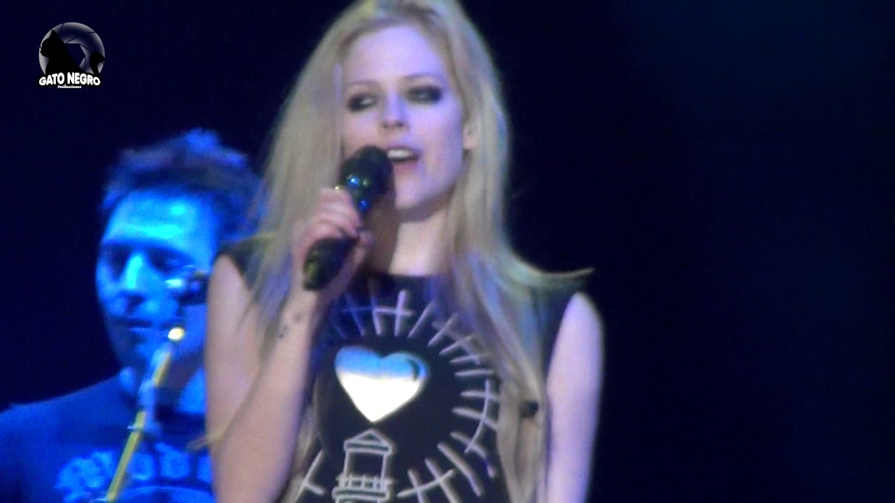 Avril Lavigne - I Love You - Lima Perú 2011