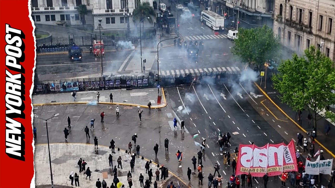 Violent Clashes Break Out in Buenos Aires Over Defiance of University Funding Law