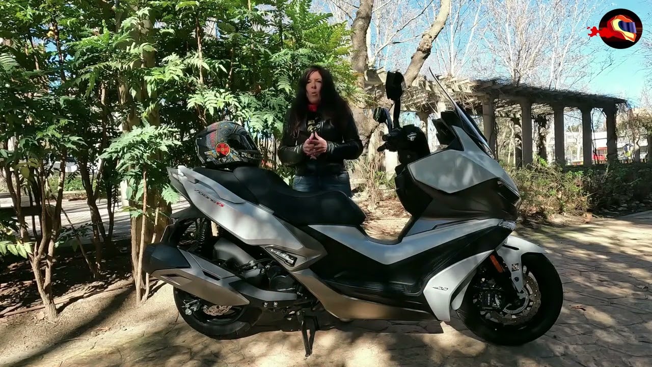 En moto con Elena Calleja: Prueba Kymco Xciting VS 400 2024