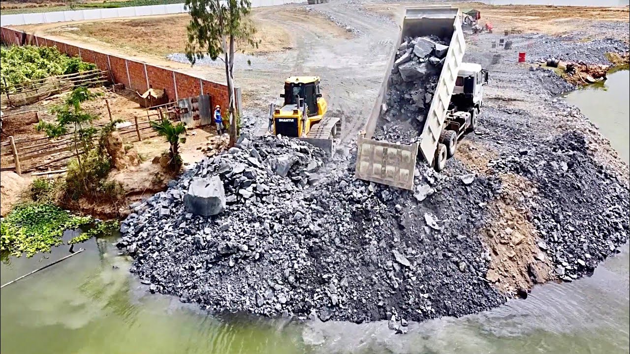 N.7: So Fast!! It Seem Bigger Than Before And Get Over The Sinking Place Fill By Dozer, Dump Truck