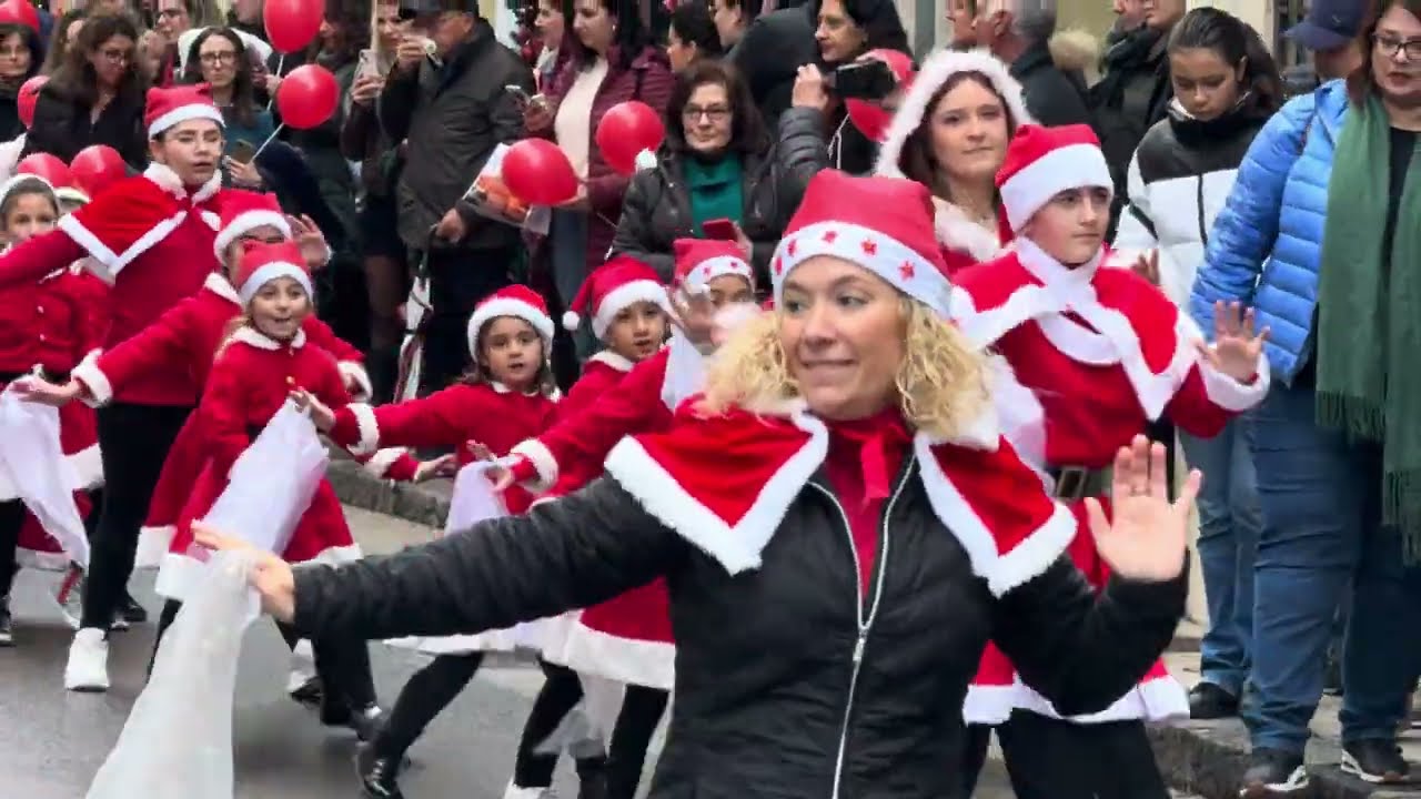 Sfilata di Natale a Gioiosa Marea (Sicilia) dei bambini di CM Studio Danza
