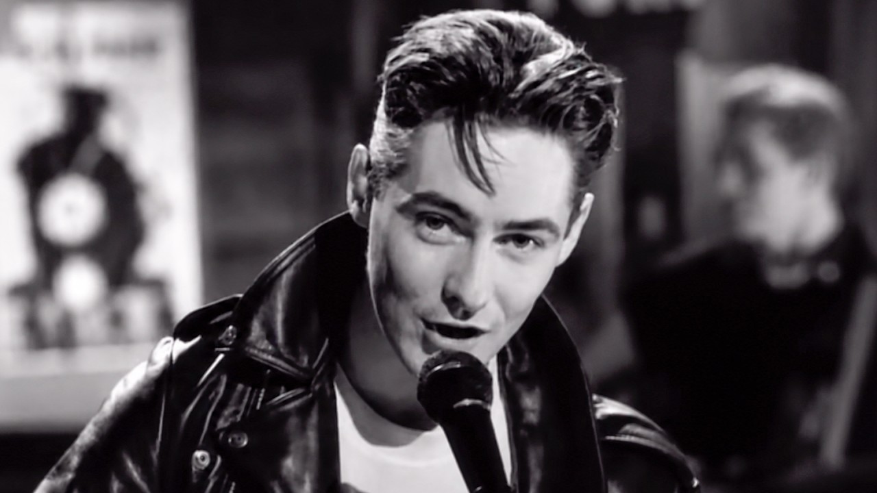 Aztec Camera - Somewhere In My Heart (Official Music Video)